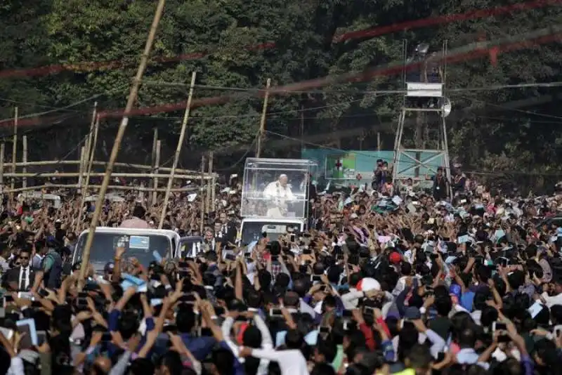 papa bergoglio in bangladesh  7