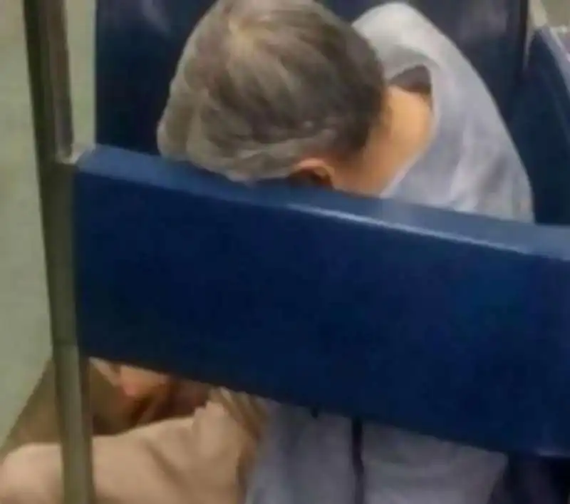 passeggero morto in metro