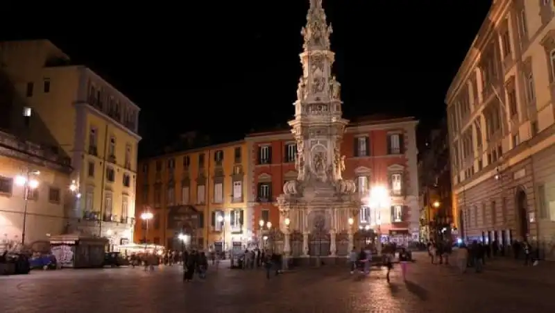 piazza del gesù napoli