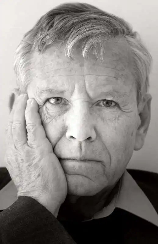 amos oz 6