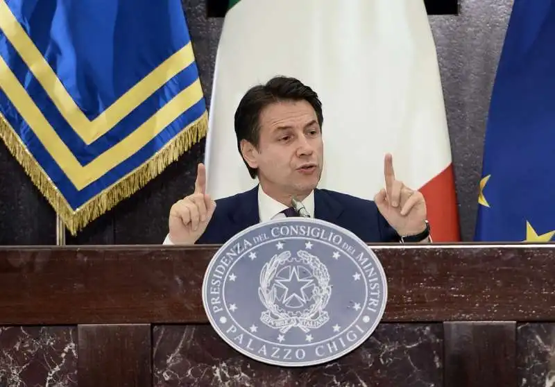 conferenza stampa di fine anno di giuseppe conte 1