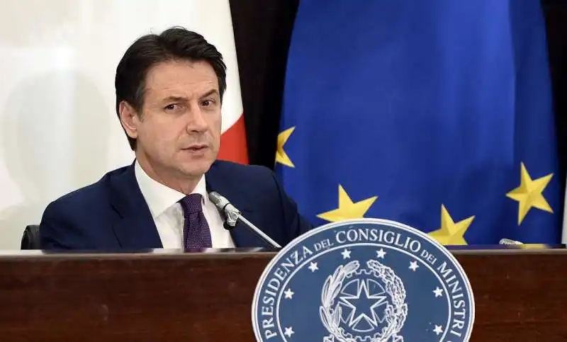 conferenza stampa di fine anno di giuseppe conte 6