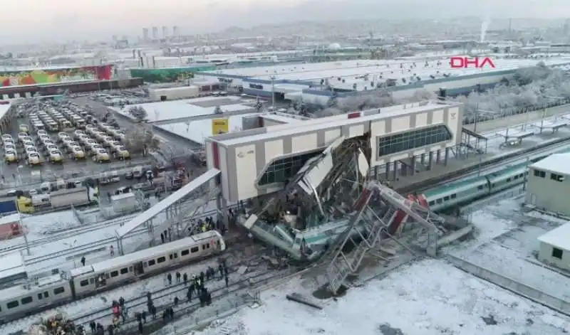 disastro ferroviario in turchia 15