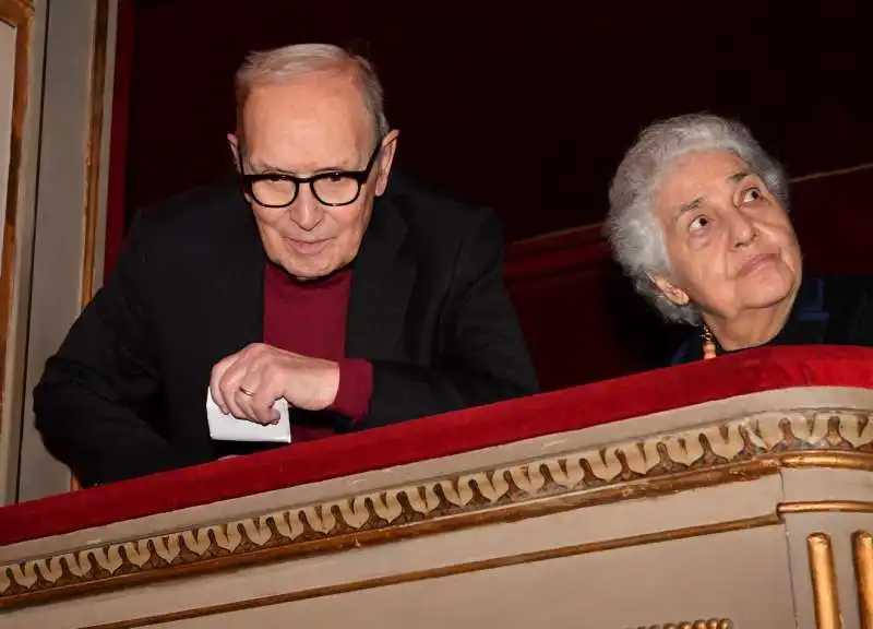 ennio morricone con la moglie maria travia (1)