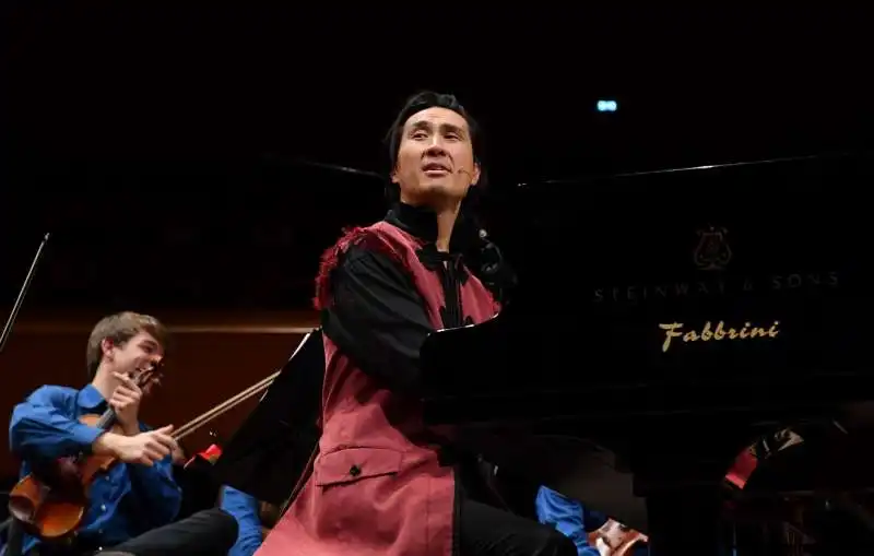 hyung ki joo al pianoforte