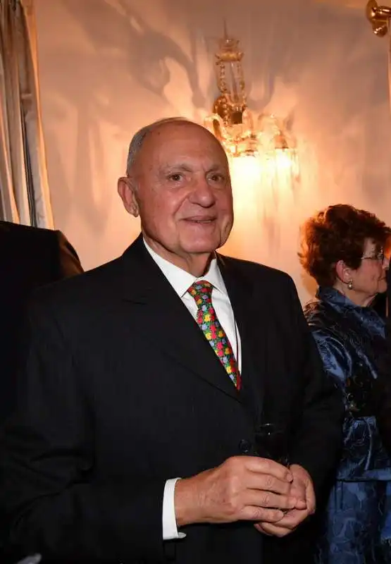 il ministro paolo savona