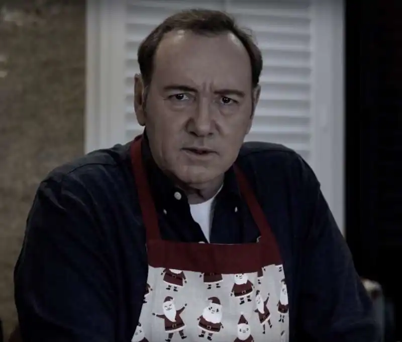 kevin spacey rompe il silenzio dopo le accuse