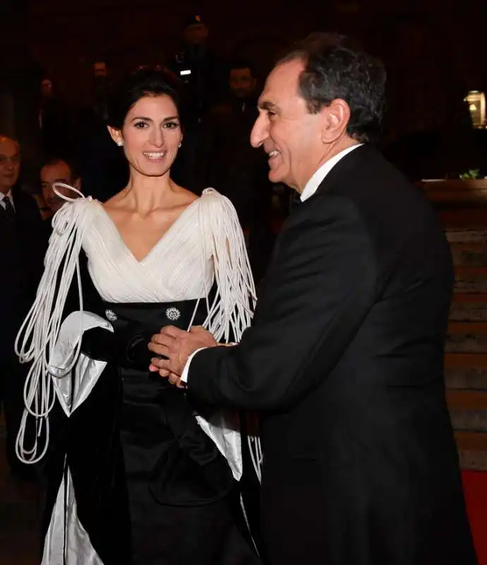 la sindaca virginia raggi salutata da carlo fuortes (5)