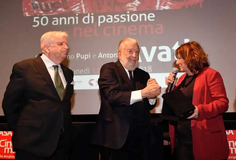 laura delli colli premia i fratelli avati