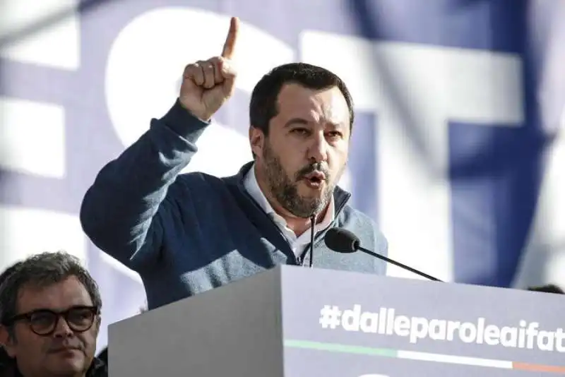 matteo salvini a piazza del popolo  10