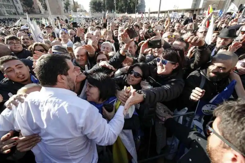 matteo salvini a piazza del popolo  5