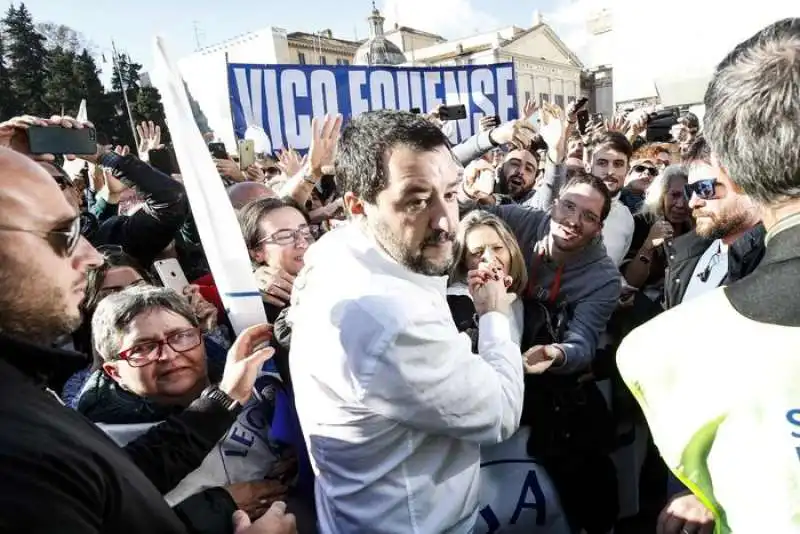 matteo salvini a piazza del popolo  8