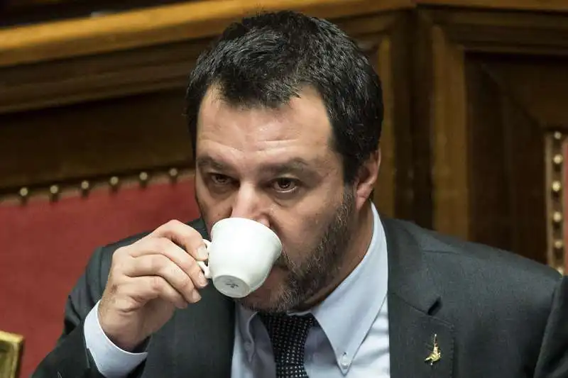 matteo salvini caffe