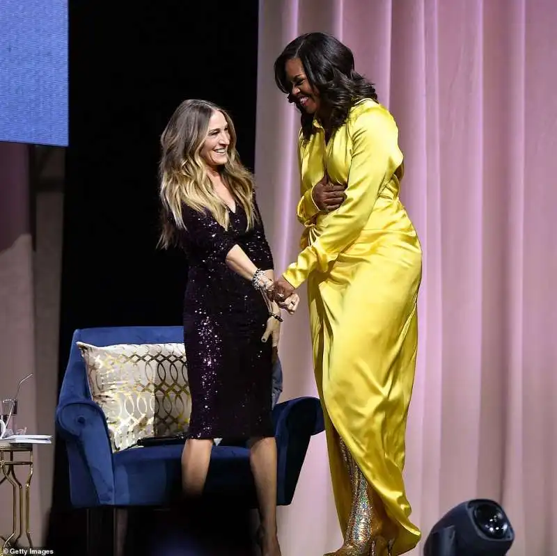 michelle obama con gli stivali balenciaga da 4mila dollari 7