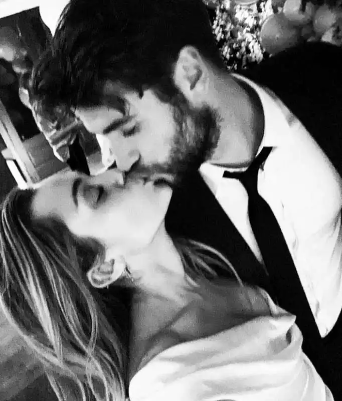 miley cyrus e liam hemsworth sposi 4