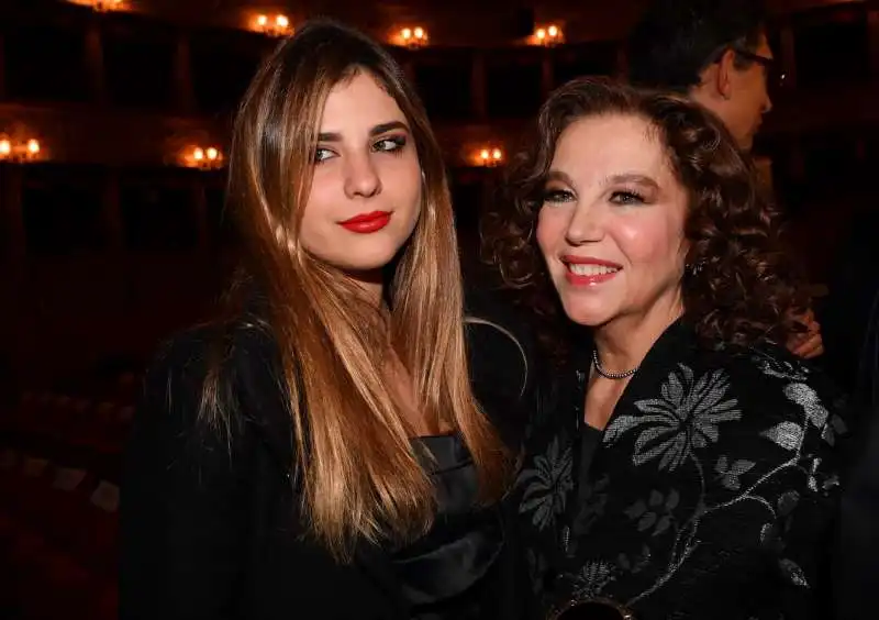 stefania sandrelli con la nipote elena