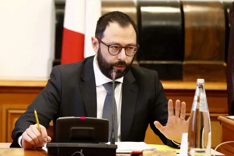 audizione del ministro stefano patuanelli in commissione trasporti alla camera 2