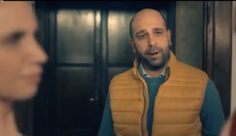 checco zalone video immigrato