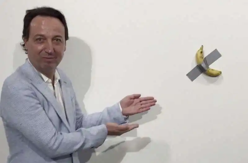 comedian di maurizio cattelan