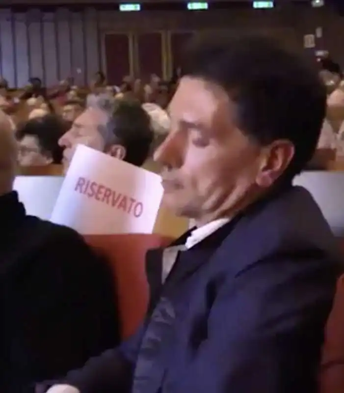 davide serra all'evento di matteo renzi al teatro strehler di milano