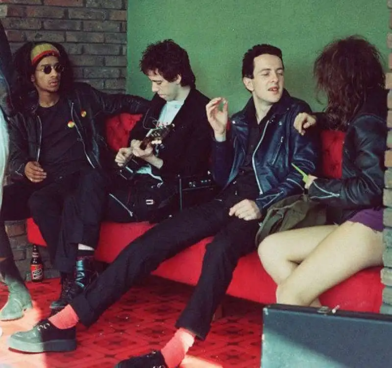 don letts con mick jones e joe strummer