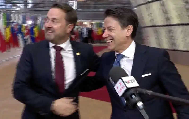 GIUSEPPE CONTE INTERROMPE L INTERVISTA AL PREMIER DEL LUSSEMBURGO XAVIER BETTEL