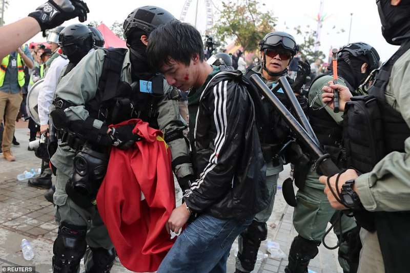 hong kong, proteste in difesa degli uiguri 12