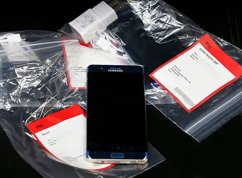 i samsung galaxy note 7 ritirati per l'esplosione della batteria