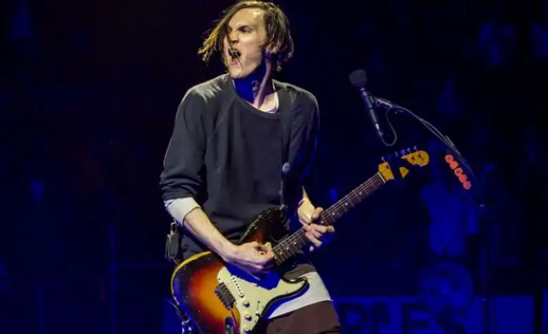 josh klinghoffer 2