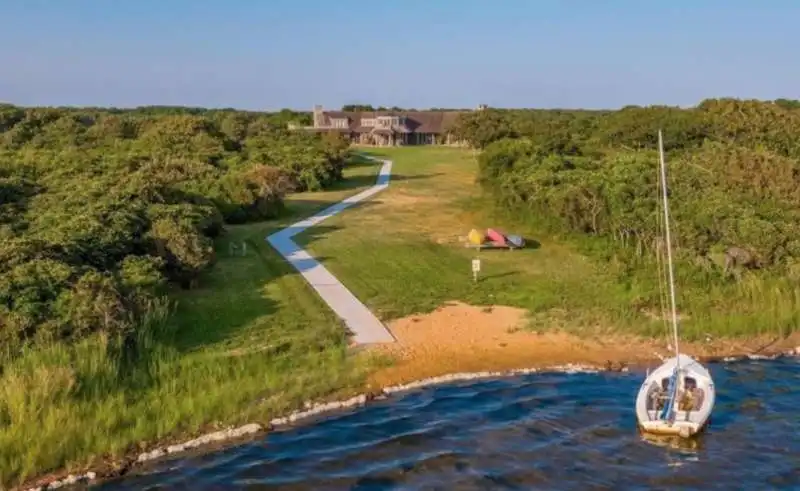 la villa comprata dagli obama a martha s vineyard  29