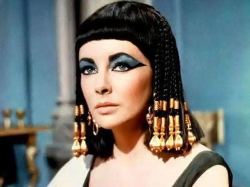 liz taylor versione cleopatra