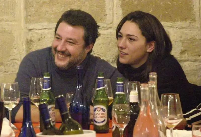 matteo salvini con la fidanzata francesca verdini in un ristorante di bari 10