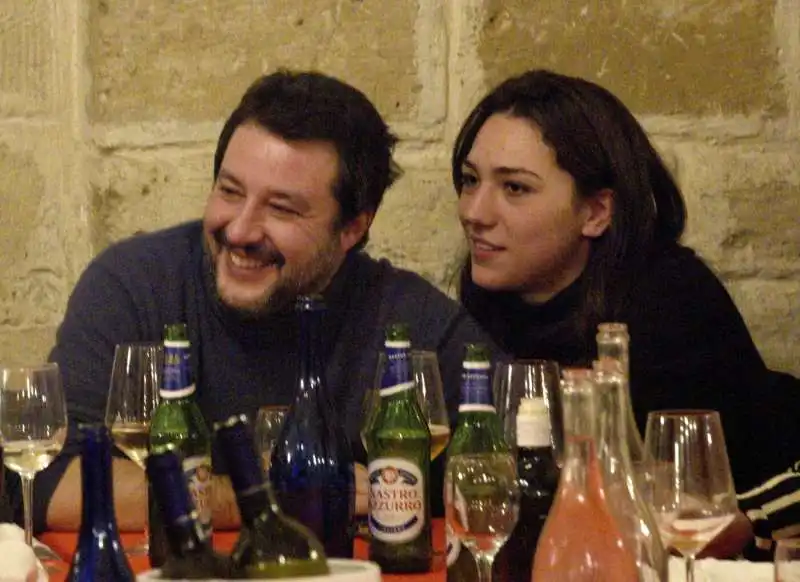 matteo salvini con la fidanzata francesca verdini in un ristorante di bari 11