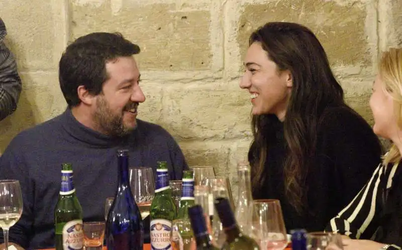 matteo salvini con la fidanzata francesca verdini in un ristorante di bari 3