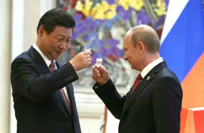 PUTIN E XI JINPING 