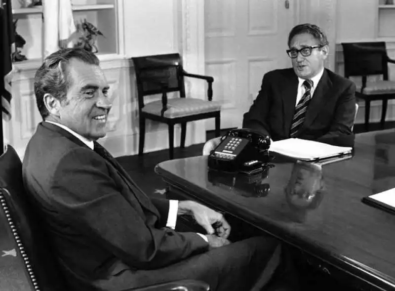 RICHARD NIXON HENRY KISSINGER