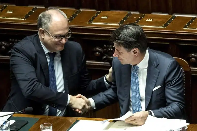 roberto gualtieri si congratula con giuseppe conte per l'informativa sul mes