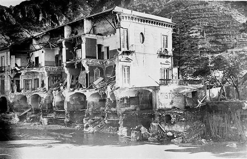 salerno  e l alluvione del 54