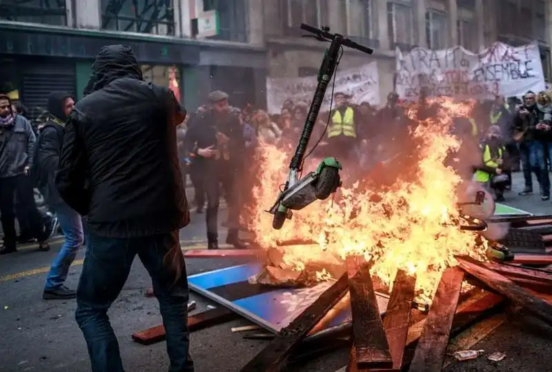 sciopero in francia durante le festivita' natalizie 30