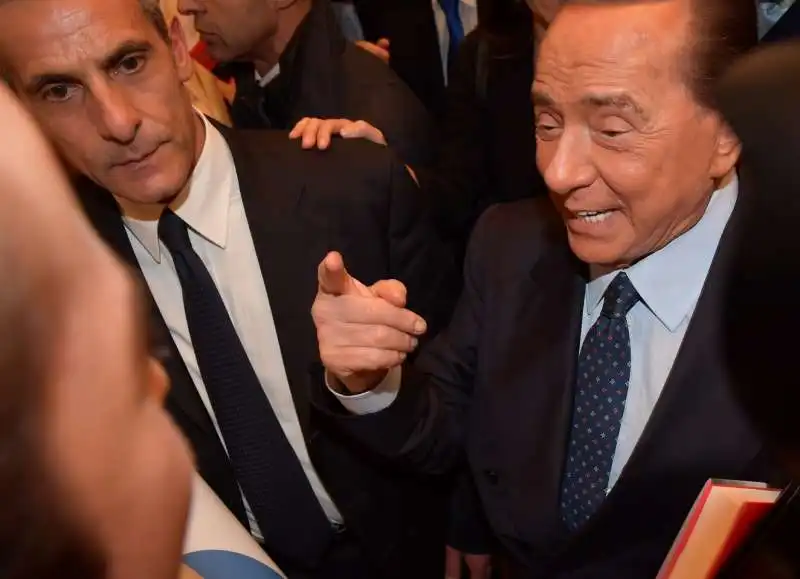 silvio berlusconi saluta i giovani di forza italia  foto di bacco (4)