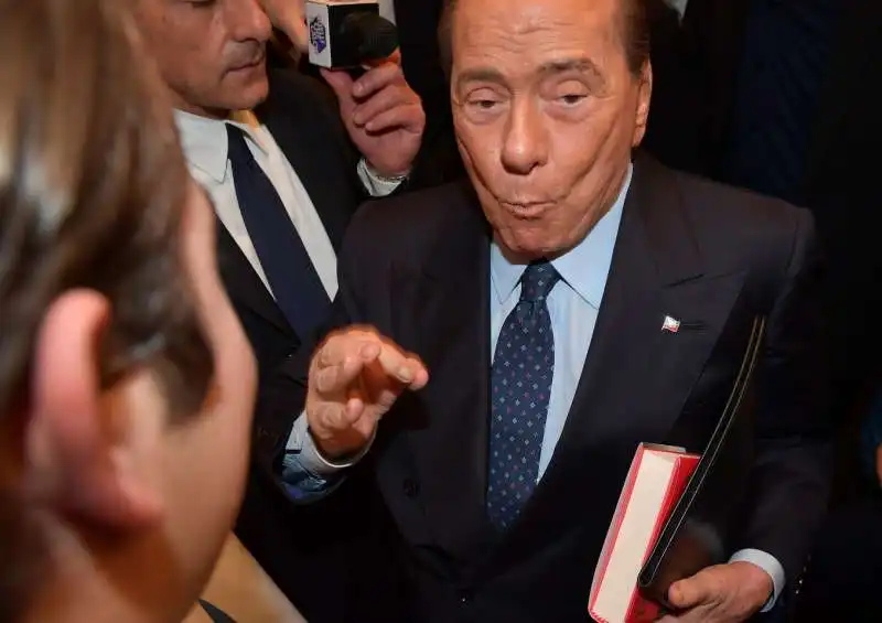 silvio berlusconi saluta i giovani di forza italia  foto di bacco (5)