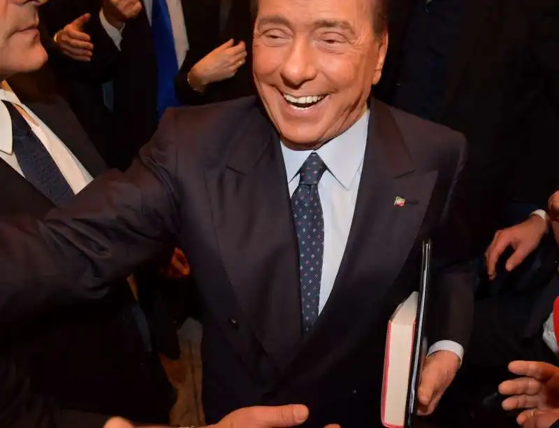 silvio berlusconi saluta i giovani di forza italia  foto di bacco (6)