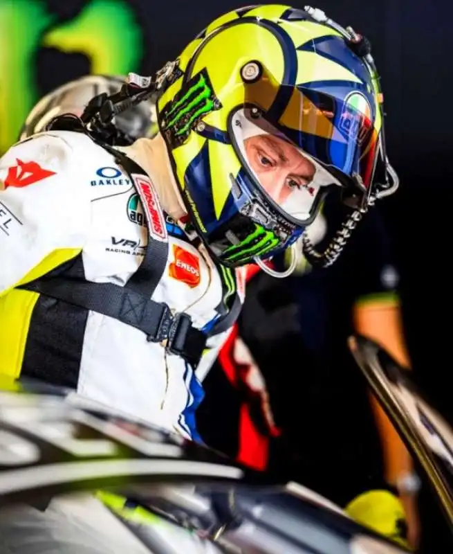 valentino rossi alla 12 ore di abu dhabi 10