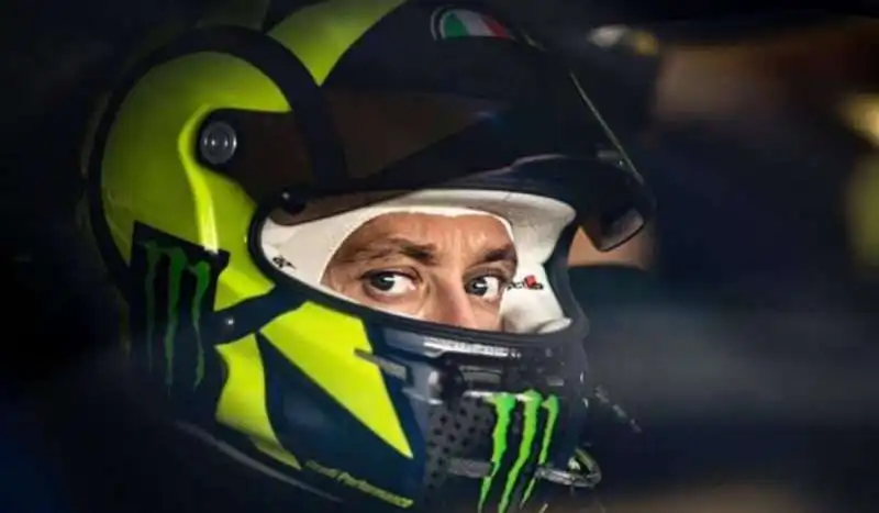 valentino rossi alla 12 ore di abu dhabi 6