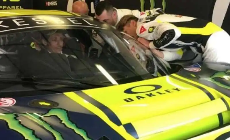 valentino rossi alla 12 ore di abu dhabi 9