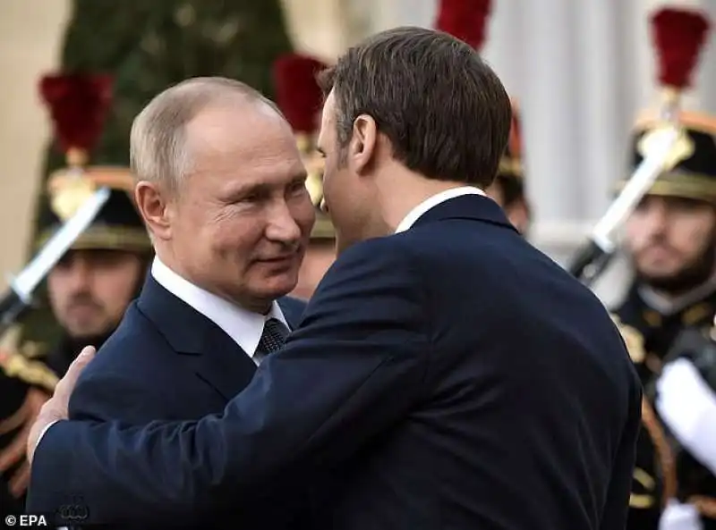 vladimir putin emmanuel macron 1