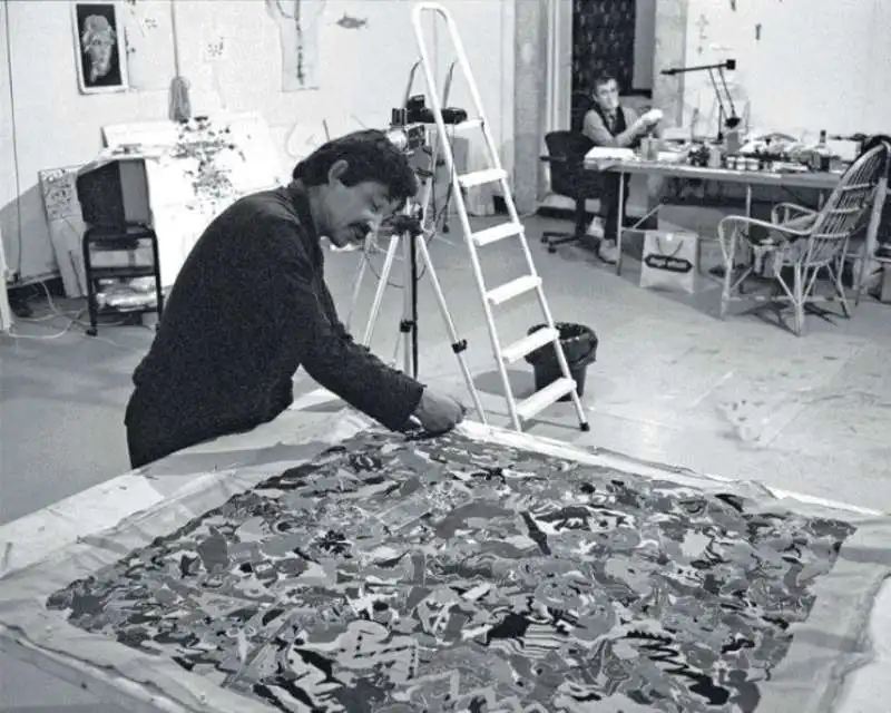 alighiero boetti nello studio del pantheon nel 1988