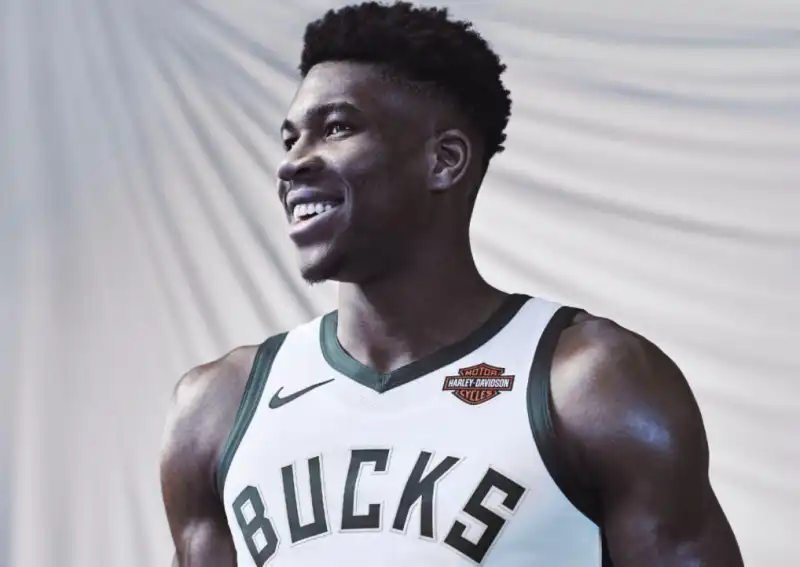 ANTETOKOUNMPO