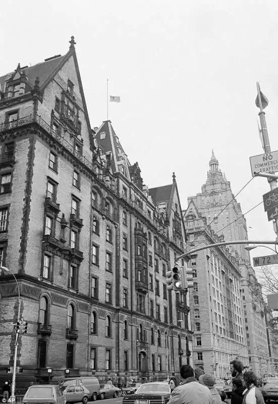 bandiera americana al dakota building 