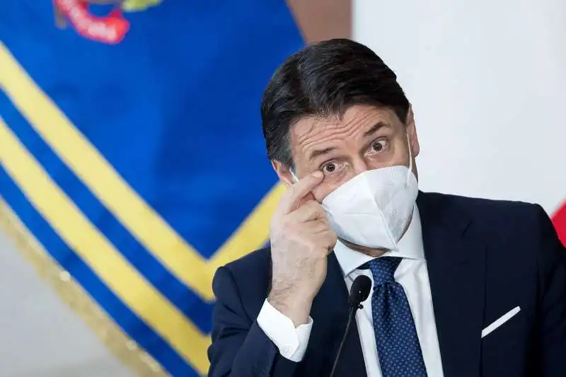 conferenza stampa di fine anno di giuseppe conte 11